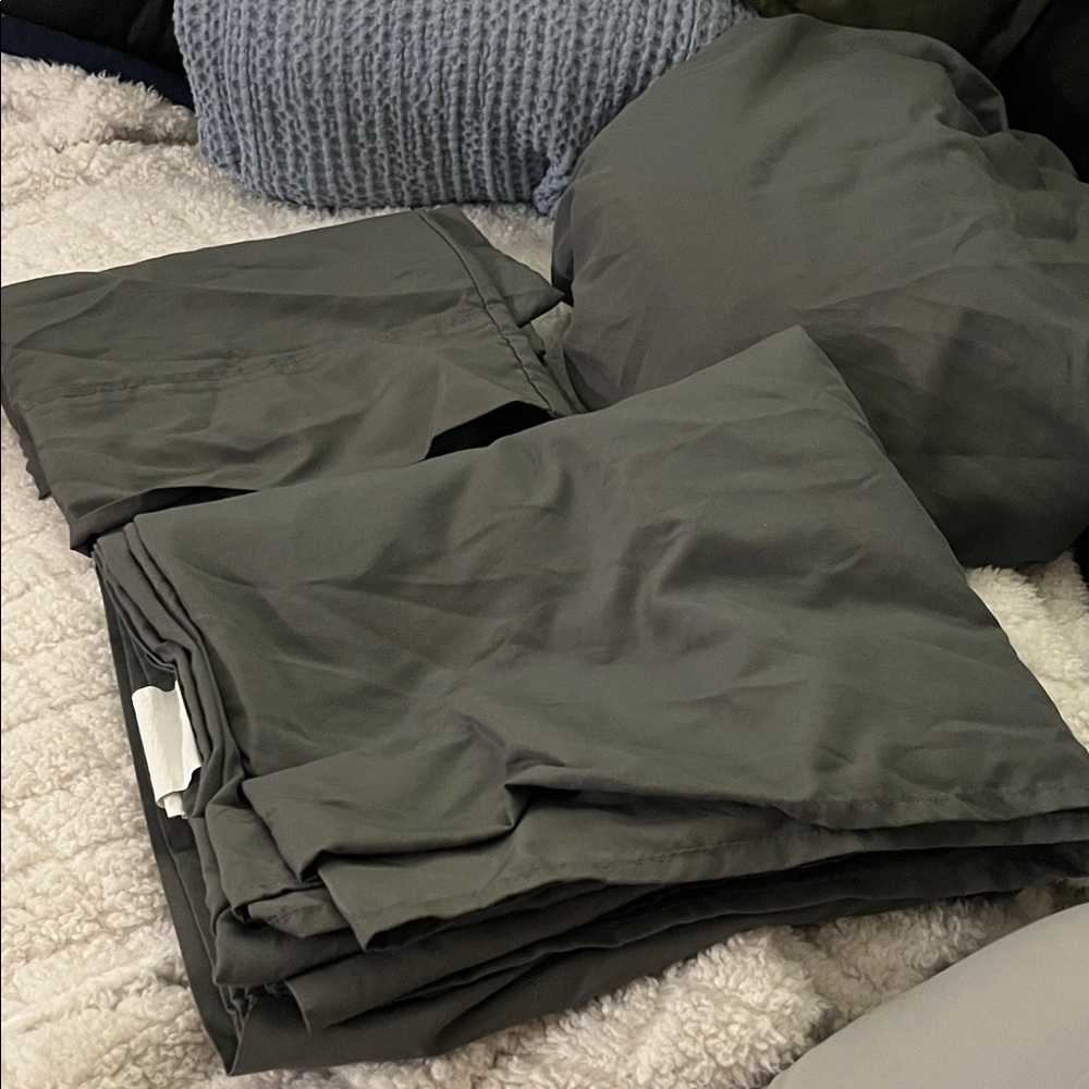 Sweet Home Collection~ Gray Queen Sheet set~ polyester